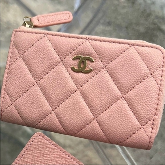 Chanel - Picture 1 of 1